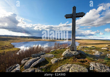 Frankreich, Lozere, Hochebene von Aubrac, kreuzen sich am See St. Andeol auf der Route von Compostela Stockfoto