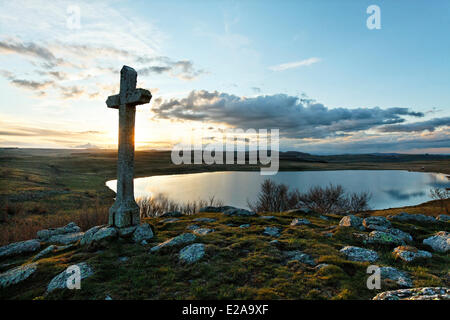 Frankreich, Lozere, Hochebene von Aubrac, kreuzen sich am See St. Andeol auf der Route von Compostela Stockfoto