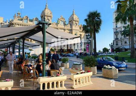 Fürstentum Monaco, Monaco, Société des Bains de Mer de Monaco, Place du Casino (Casino-Platz), Casino und das Cafe de Stockfoto