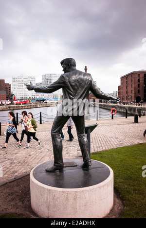 Statue von Billy Fury in Liverpool UK Stockfoto