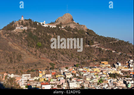 Mexico, Bundesstaat Zacatecas, Zacatecas Stadt, Weltkulturerbe der UNESCO, Panoramablick über die Stadt und den Berg La Stockfoto