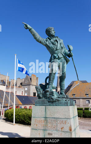 Frankreich, Ille et Vilaine, St. Malo, Statue von Robert Surcouf auf den Wällen Stockfoto