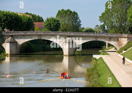 Frankreich, Gers, Auch, stoppen auf El Camino de Santiago, Kais und Pont De La Treille über Fluss Gers Stockfoto