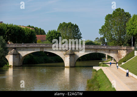 Frankreich, Gers, Auch, stoppen auf El Camino de Santiago, Kais und Pont De La Treille über Fluss Gers Stockfoto