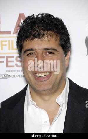 Los Angeles, CA, USA. 17. Juni 2014. Hossein Amini im Ankunftsbereich für Premiere von die zwei Gesichter des Januar an der Los Angeles Film Festival (LAFF), Königliche Kinos LA Live, Los Angeles, CA 17. Juni 2014. Bildnachweis: Michael Germana/Everett Collection/Alamy Live-Nachrichten Stockfoto