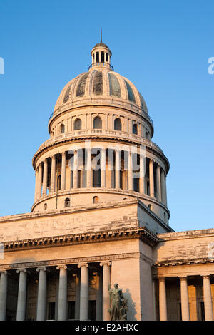 Ciudad De La Habana Provinz, Havanna, Kuba, Centro Habana District, das Capitolio Nacional (nationale Capitol) im klassizistischen Stockfoto