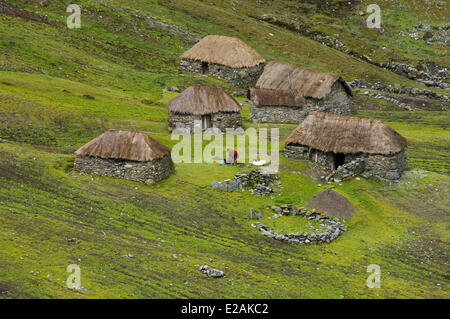 Peru, Cuzco Provinz, Q'ero Ureinwohner, die ultimative Nachkommen der Inkas, Hatun Carabaya Cordillera, Sinakara Bereich Stockfoto