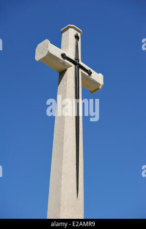 Britischer Militärfriedhof aus dem ersten Weltkrieg, Cross of Sacrifice, Etaples, Pas-De-Calais, Frankreich Stockfoto