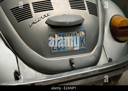 Alten VW Käfer (Bug) mit einer bolivianischen Anzahl Teller 265 YUK Stockfoto