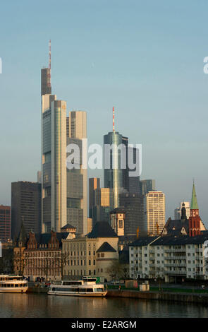 Deutschland, Hessen, Frankfurt am Main, Ansicht über Main mit skyline Stockfoto