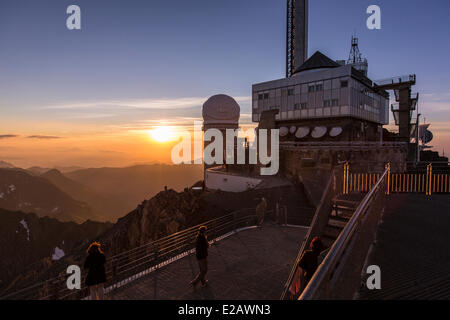 Frankreich, Hautes-Pyrenäen, Bagneres de Bigorre, La Mongie, Pic du Midi (2877m), die Kuppel des Teleskops TBL oder Teleskop Stockfoto