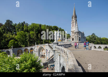 Frankreich, Hautes Pyrenäen, Lourdes, Basilique Notre Dame de Lourdes Stockfoto