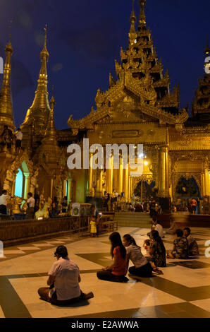 Myanmar (Burma), Yangon Division, Yangon, Pagode der Shwedagon, datiert zwischen 6. und 10. Jahrhundert Stockfoto