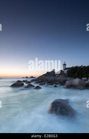 Frankreich, Finistere, Brignogan-Plages, Pontusval Leuchtturm am Pointe de Beg Pol Stockfoto