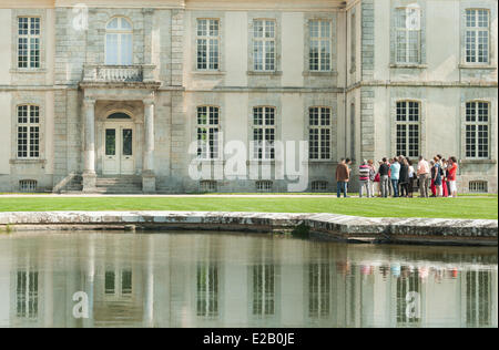 Frankreich, Morbihan, Bignan, Domaine de Kerguehennec, Gruppenbesuch Stockfoto