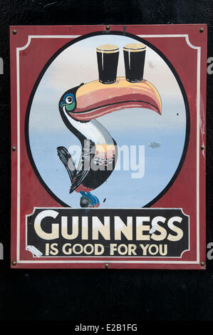 Irland, County Kerry, Killarney, Werbung Guinness Tukan Stockfoto