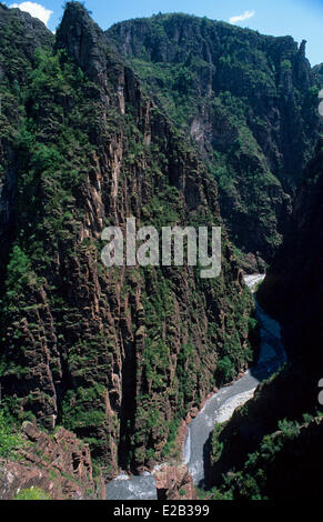 Frankreich, Alpes Maritimes, Parc National du Mercantour (Mercantour Nationalpark), Haut-Var-Tal, Daluis Schluchten in Pelite, rot Stockfoto