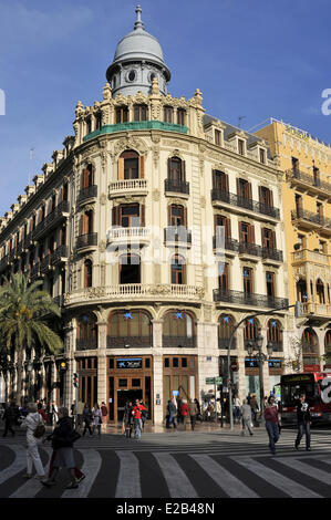 Spanien, Valencia, Plaza del Ayuntamiento, La Caixa bank Stockfoto