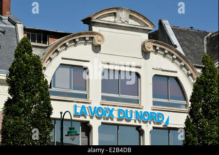 Frankreich, Pas-De-Calais, Objektiv, vor dem Gebäude der Zeitung La Voix du Nord Stockfoto