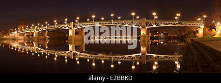 Frankreich, Haute Garonne, Toulouse, Pont-Saint-Pierre und Pont des Catalans über den Fluss Garonne Stockfoto