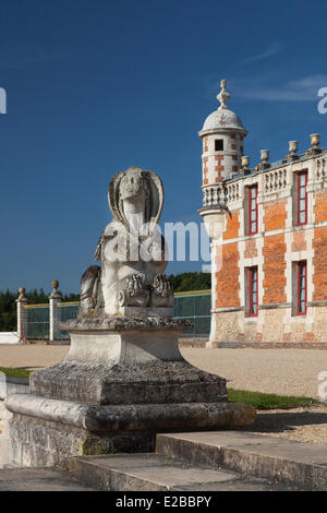 Frankreich, Eure, Le Neubourg, Chateau du Champ de Bataille, 17. Jahrhundert Burg renoviert von Jacques Garcia, Statue Stockfoto