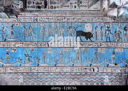 Details von Dendera Tempel zeigt die frisch gereinigte Decke Decke Stockfoto