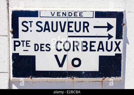 Frankreich, Vendee, Ile d'Yeu, alte Straßenschild