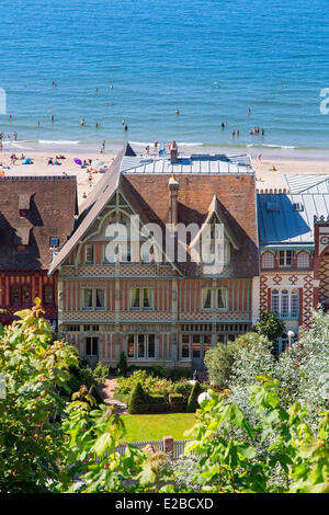 Frankreich, Calvados, Trouville Sur Mer, Villa am Meer in der Rue-des-Roches Noires Stockfoto