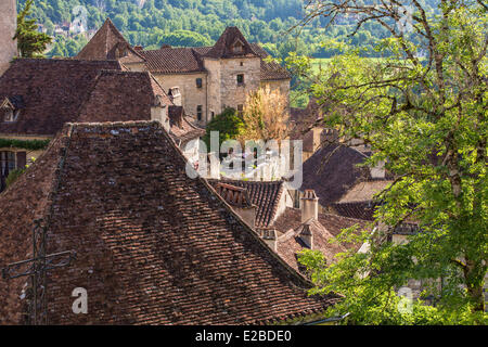 Frankreich, Menge, Saint-Cirq Lapopie, gekennzeichnet Les Plus Beaux Dörfer de France (The Most schöne Dörfer von Frankreich) Stockfoto