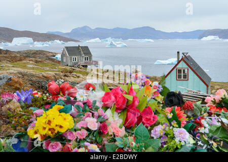 Grönland, Baffin Bay, Nutaarmiut, Friedhof und Dorf Stockfoto