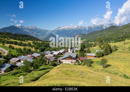 Schiffen mit Blick auf das Vanoise-massiv und die Kette der La Lauziere, Tarentaise-Tal, Savoie, Frankreich Stockfoto