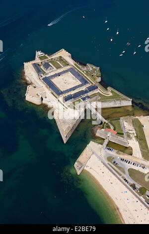 Frankreich, Morbihan, Port Louis, Zitadelle von Vauban, bei Lorient Hafeneinfahrt (Luftbild) geändert Stockfoto