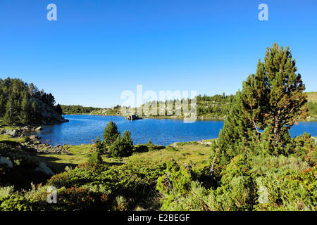 Frankreich, Pyrenäen Orientales, Capcir Region, Parc Naturel Regional des Pyrenäen Catalana (natürlichen regionalen Park der Pyrenäen Catalana), Wandern im Ortsbild See des Lacs des Bouillouses, Etangs du Carlit Etang Sec (die trockenen Teich) Stockfoto