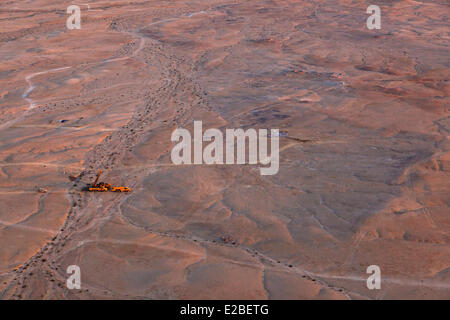 Namibia, Erongo Region Bohren für Uranexploration in der Nähe von Sawakopmund drei Uranminen: Trekkopje Mine für Areva, ehemals Uramin, Rossing und Langer Heinrich (Luftbild) Stockfoto