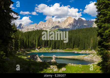 Italien, Trentino-Südtirol, Provinz Bozen, Dolomiten, Weltkulturerbe der UNESCO, Carezza See (1534 m) Stockfoto