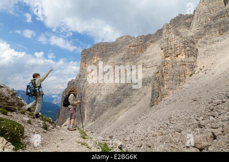 Italien, Venetien, Belluno Provinz, Dolomiten, UNESCO, San Vito di Cadore, Formin Pass (2462 m), Wandern rund um Croda da Lago Stockfoto