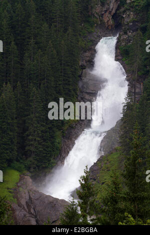 Österreich, Salzburger Land, Krimml, Nationalpark Hohe Tauern, den Krimmler Wasserfällen, den größten Wasserfall Europas mit einem Höhenunterschied von 380 m über 3 Etagen Stockfoto