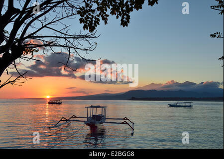 Indonesien, Lombok, Gili Inseln Gili Air, Sonnenaufgang auf dem Vulkan Rinjani Stockfoto