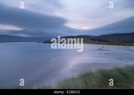 Ein Blick auf die Berge der North Harris über Luskentyre Bucht und der Ton z. aus Horgabost, äußeren Hebriden Stockfoto