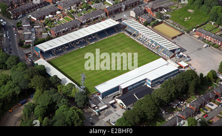 Luftaufnahme von Rochdale AFC Spotland Stadium in Lancashire, UK Stockfoto
