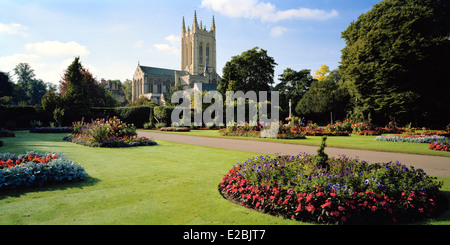 St Edmundsbury Kathedrale aus den Klostergarten Bury St Edmunds Suffolk Stockfoto