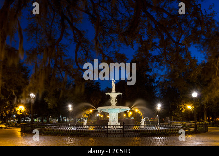 Windige Nacht in Forsyth Park, Savannah, Georgia Stockfoto