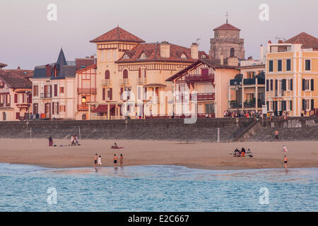 Frankreich, Pyrenees Atlantiques, Pays Basque, am Strand von Saint Jean de Luz Stockfoto