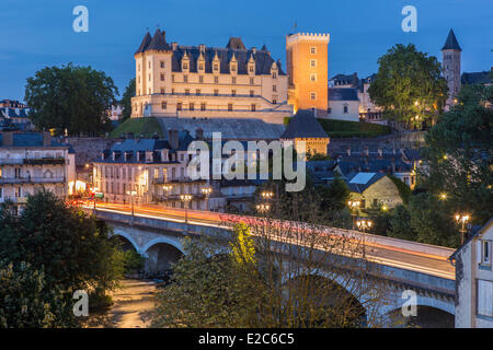 Frankreich, Pyrenäen Atlantiques, Bearn, Pau, Gave de Pau und im 14. Jahrhundert Schloss, Geburtsort von König Henry IV Stockfoto