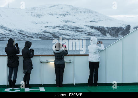 Norwegen, Finnmark, Hammerfest, Tourist auf dem Boot MS Nordkapp der Hurtigruten compagny Stockfoto