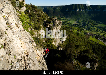 Frankreich, Aveyron, Parc Naturel Regional des Grands Causses (natürlichen regionalen Park der Grands Causses), Liaucous, Klettersteig Liaucous in den Gorges De La Jonte Stockfoto