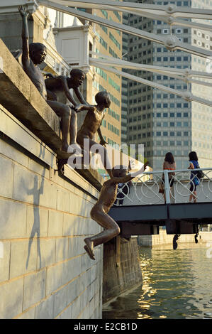 Singapur, Boat Quay, Skulptur der ersten Generation des Bildhauers Chong Fah Cheong Stockfoto