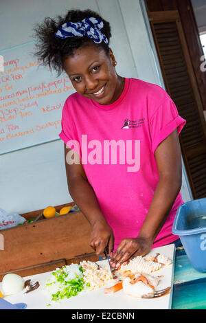 Bahamas, Harbour Island Queen Conch Restaurant bekannt für seine Muschel-Salate Stockfoto