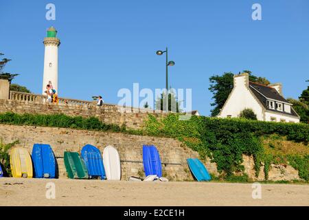 Frankreich, Finistere, Benodet, Coq Strand und Leuchtturm von Bénodet (oder Feuer der Pyramide) Stockfoto