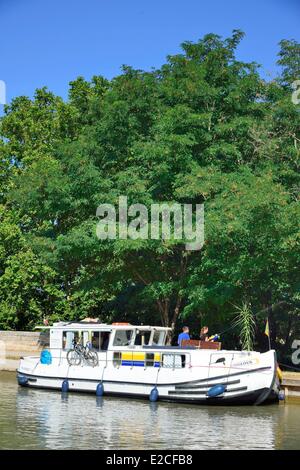 Frankreich, Herault, Beziers, Canal du Midi, Sportboote zwischen dem Brücke-Kanal und der Schleuse Notre Dame Stockfoto